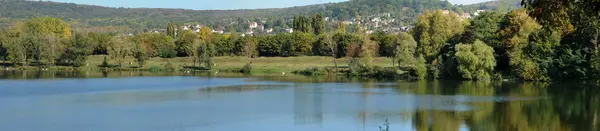 França, Etang des Cerisaies em Vernouillet em Les Yvelines — Fotografia de Stock