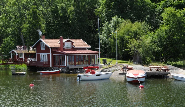 Sweden, picturesque house on a little island near Stockholm — Stock Photo, Image