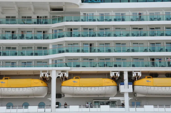 Rettungsboot in einem Liner in Stockholm — Stockfoto