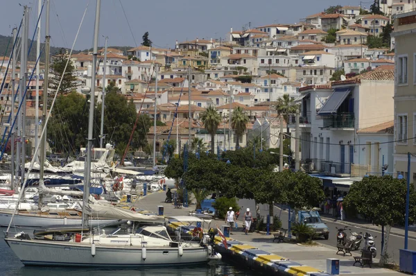 Picturesque island of Poros in Saronic gulf — Stock Photo, Image