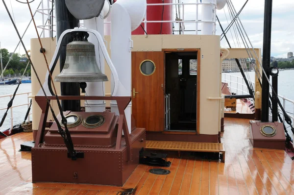 Vieux et historique bateau dans le port de Stockholm — Photo