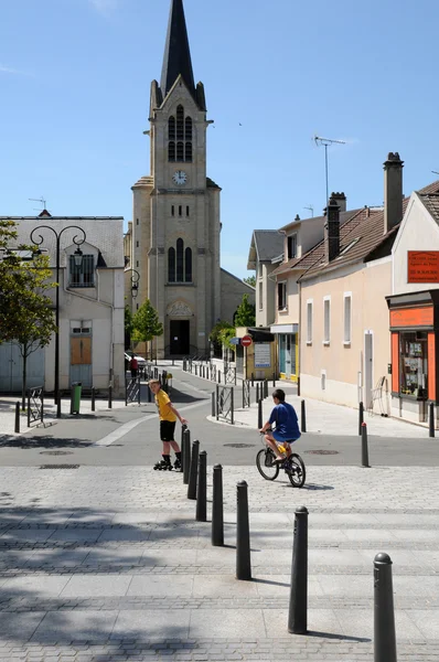 Francia, Iglesia de Les Mureaux — Foto de Stock