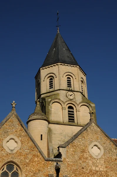 Ranska, Saint Martin la Garennen kirkko Les Yvelinesissä — kuvapankkivalokuva