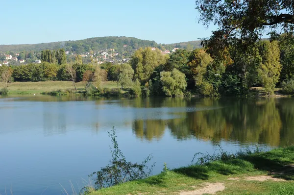 Франція, Etang des Cerisaies в Вернує в Les Івлін — стокове фото