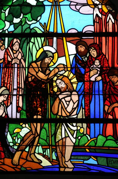 Ólomüveg ablak a Vermand templom Picardie — Stock Fotó