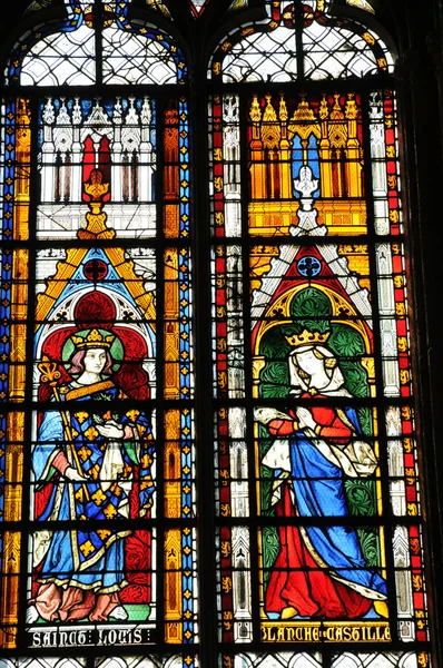 Vitrais na igreja colegial de Mantes La Jolie — Fotografia de Stock