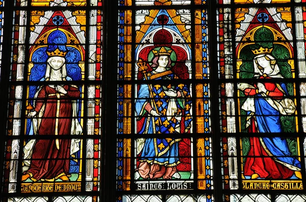 Vitrais na igreja colegial de Mantes La Jolie — Fotografia de Stock
