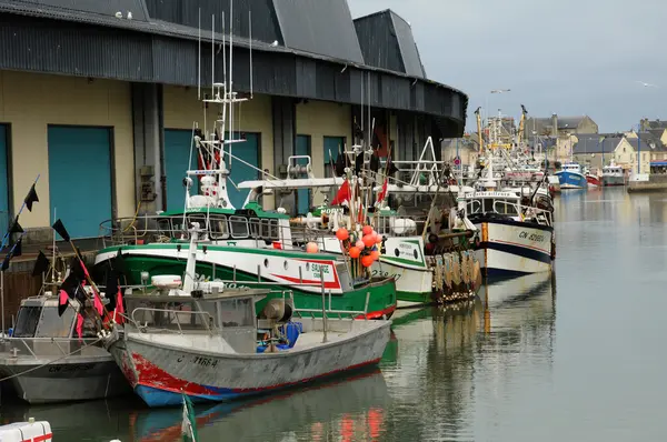 Fiskehamnen i port en bessin i Normandie — Stockfoto