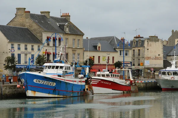 Portu rybackiego w porcie en bessin w Normandii — Zdjęcie stockowe