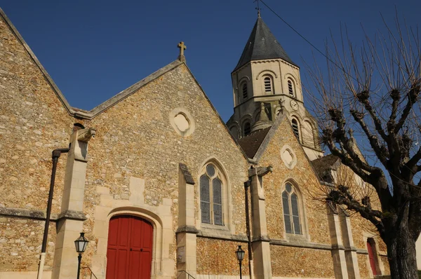 Francia, iglesia de San Martín la Garenne en Les Yvelines — Foto de Stock