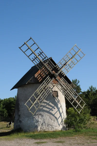 Suecia, antiguo e histórico molino de viento de Djupvik — Foto de Stock