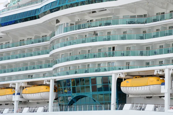 Rettungsboot in einem Liner in Stockholm — Stockfoto