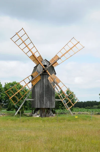 Swedia, kincir angin tua dan bersejarah Himmelsberga — Stok Foto