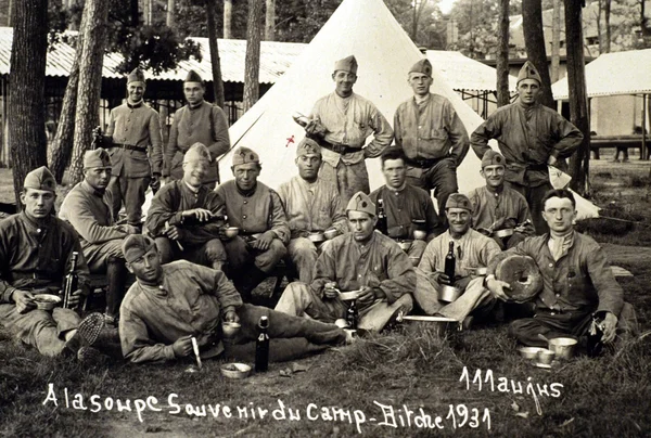Old photograph of soldiers in 1931 in the Bitche camp — Stock Photo, Image