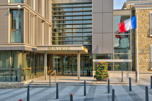 Francia, el ayuntamiento de Les Mureaux — Foto de Stock