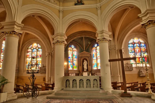 Інтер'єр церкви Трієль Сен-Мартен-сюр-Сен — стокове фото