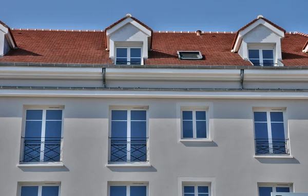 Francia, un nuovo edificio a Vernouillet — Foto Stock