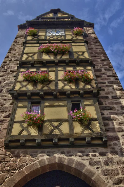 Живописная деревня Рикевир в Эльзасе — стоковое фото
