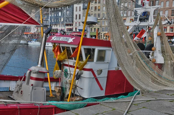 Hamnen i honfleur i normandie — Stockfoto