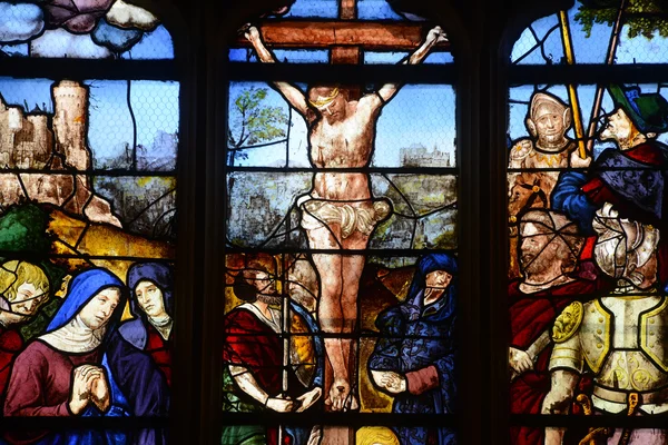 Francia, vidriera en la iglesia de San Martín de Triel — Foto de Stock