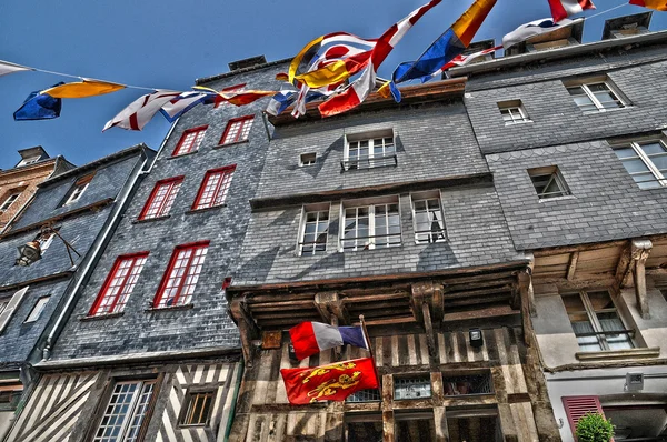 Antigua casa en la comuna de Honfleur en Normandía —  Fotos de Stock