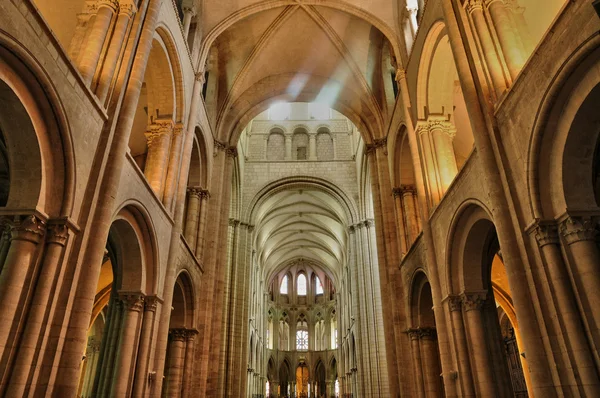 Caen, hommes aux abbaye we Francji — Zdjęcie stockowe