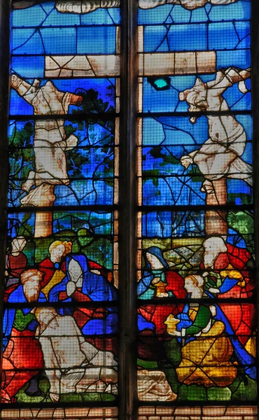 Francie, saint pierre kostel z Montfortu l amaury — Stock fotografie