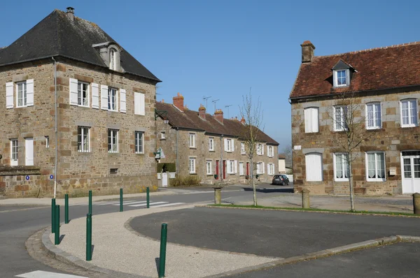 Pintoresco pequeño pueblo de Ranes en Normandía — Foto de Stock