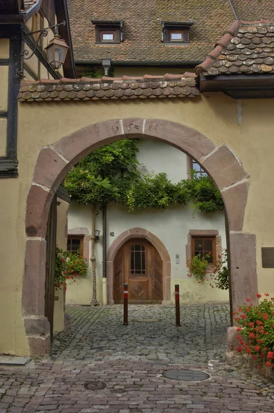 Malerisches Dorf riquewihr im Elsass — Stockfoto