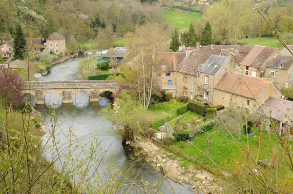 Pittoresco villaggio di Saint Ceneri le Gerei in Normandia — Foto Stock