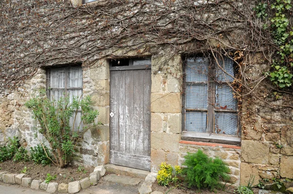 Pintoresco pueblo de Saint Ceneri le Gerei en Normandía — Foto de Stock