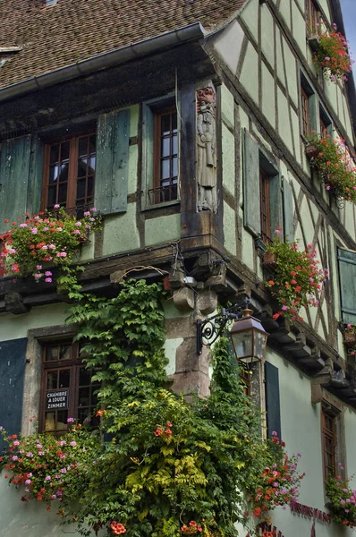 Village pittoresque de Riquewihr en Alsace — Photo