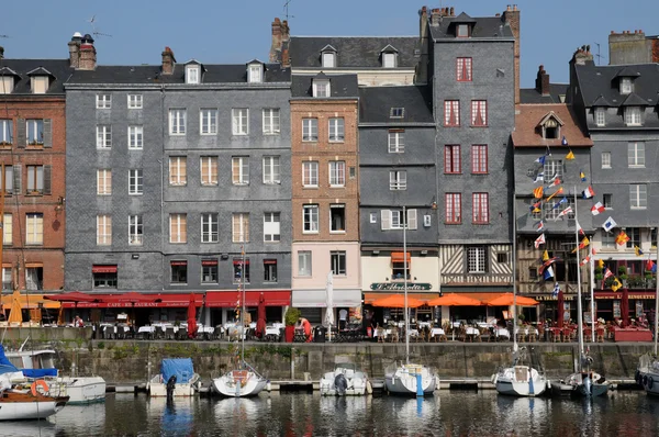 Puerto de Honfleur en Normandía —  Fotos de Stock