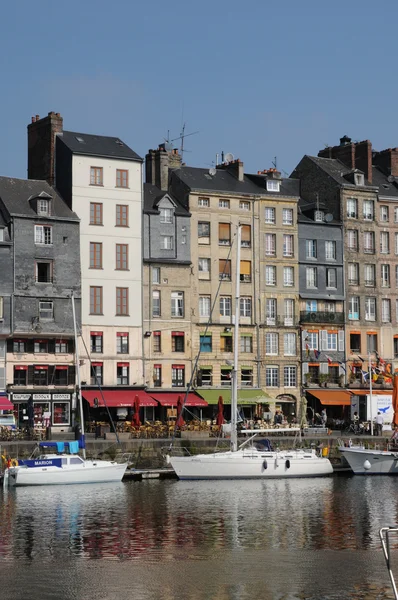 Puerto de Honfleur en Normandía —  Fotos de Stock