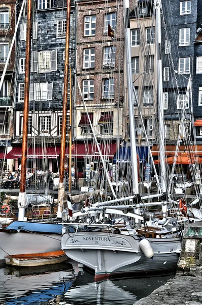 Hamnen i honfleur i normandie — Stockfoto