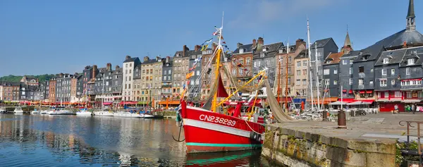 Puerto de Honfleur en Normandía —  Fotos de Stock