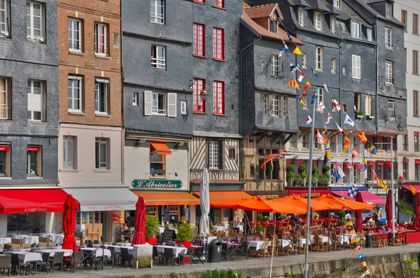 Gamla hus i kommunen i honfleur i normandie — Stockfoto