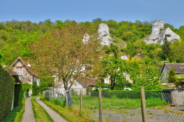 Dorf haute isle im val d oise — Stockfoto