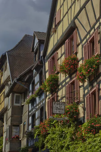 Riquewihr alsace içinde pitoresk köy — Stok fotoğraf