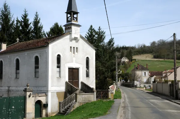 França, a antiga igreja de Vienne en Arthies — Fotografia de Stock