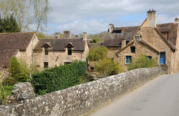 Pitoresca aldeia de Saint Ceneri le Gerei na Normandia — Fotografia de Stock