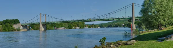 Γαλλία, την κρεμαστή γέφυρα του Σηκουάνα sur triel — Φωτογραφία Αρχείου