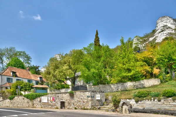 Dorf haute isle im val d oise — Stockfoto