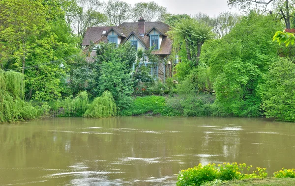 Pueblo de Haute Isle en Val d Oise —  Fotos de Stock