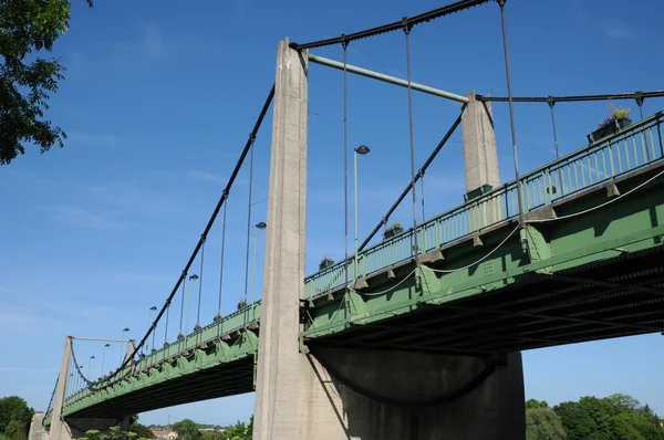 Франция, подвесной мост Триль-сюр-Сен — стоковое фото