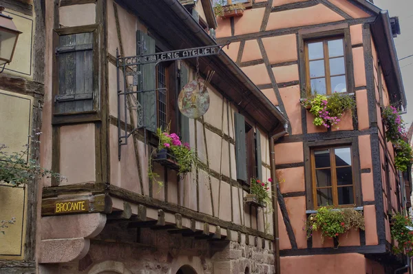 Pittoresco villaggio di Riquewihr in Alsazia — Foto Stock