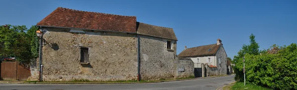 Francia, el pintoresco pueblo de Fremainville en Val d Oise — Foto de Stock