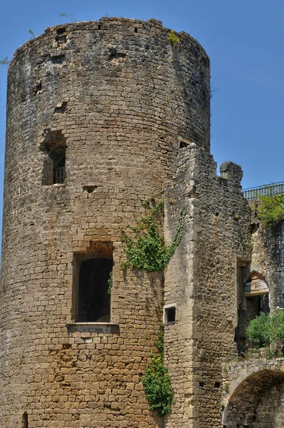 Middeleeuws kasteel van villandraut in gironde — Stockfoto