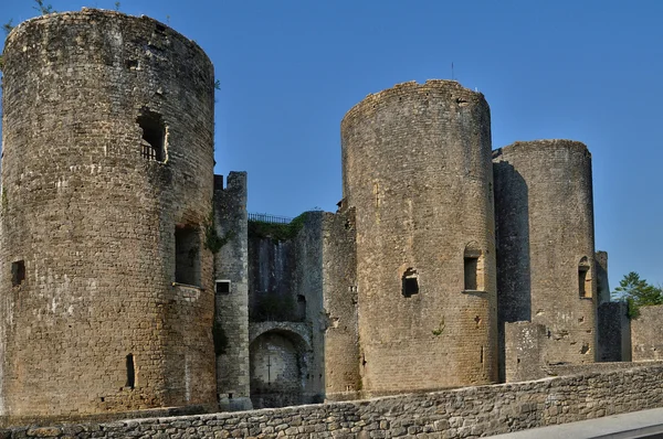 Середньовічний замок Вілландро в регіоні Gironde — стокове фото