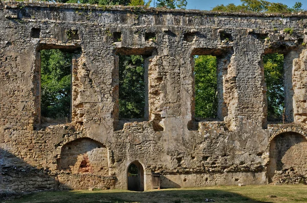 Medieval castle of Villandraut in Gironde — Stock Photo, Image